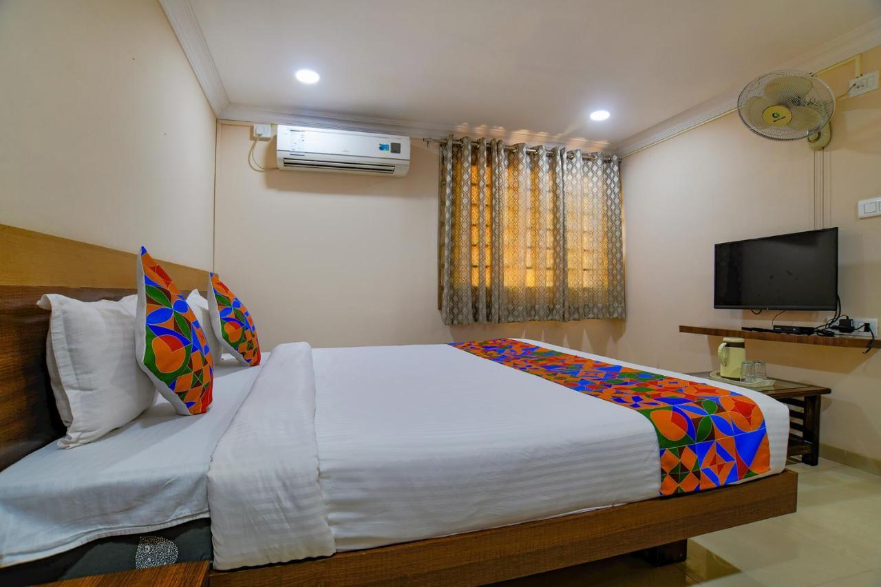 Hotel Fabhotel Pishori Indore
