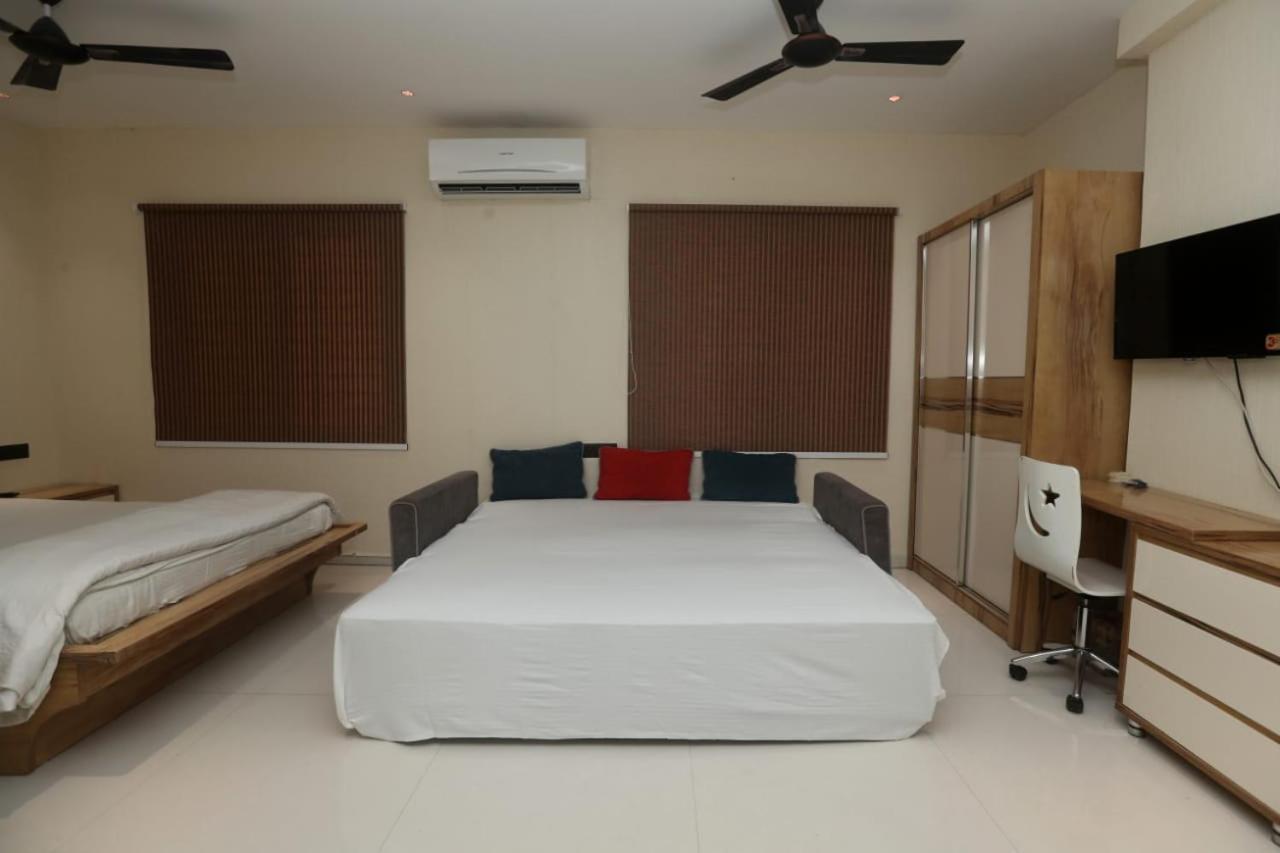 Stay10 Luxury Service Apartment