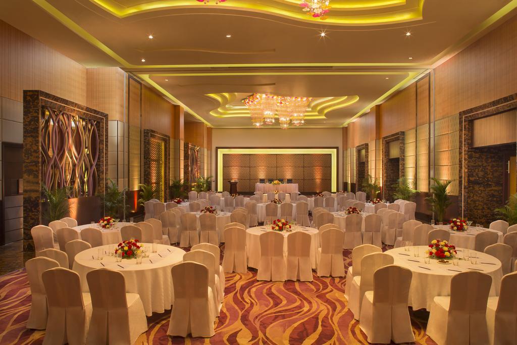 Radisson Blu Hotel, Hotel