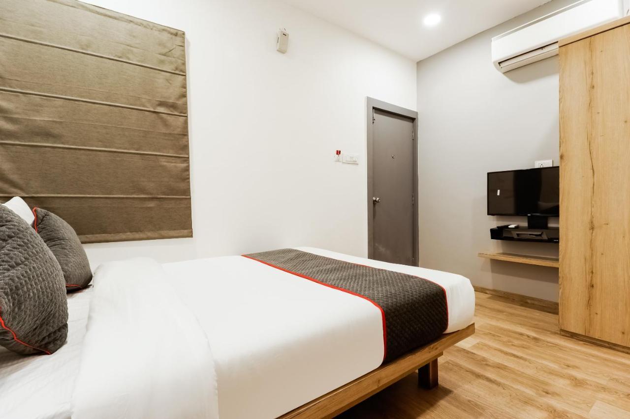 Oyo Townhouse 377 Comfort Medows Hotel 4*