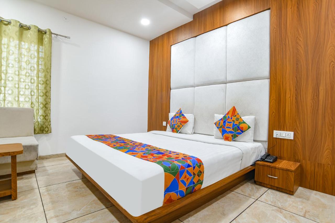 Fabhotel Right Choice