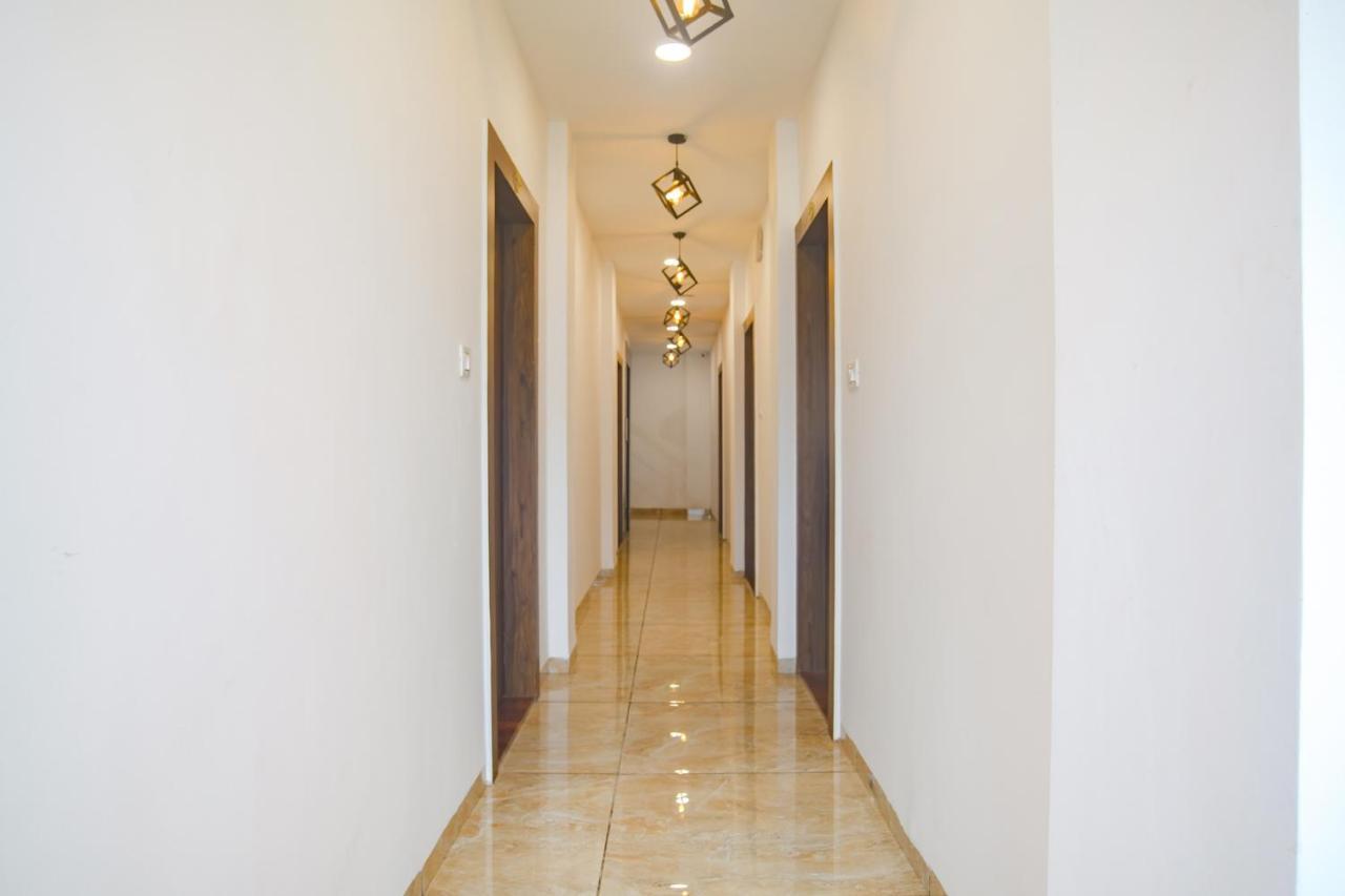 Hotel Fabhotel Right Choice Indore