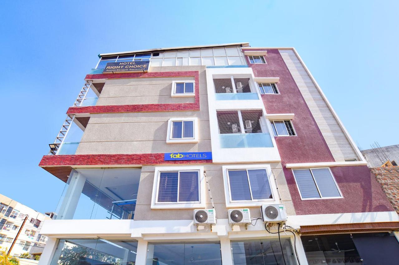 Fabhotel Right Choice Hotel 3*