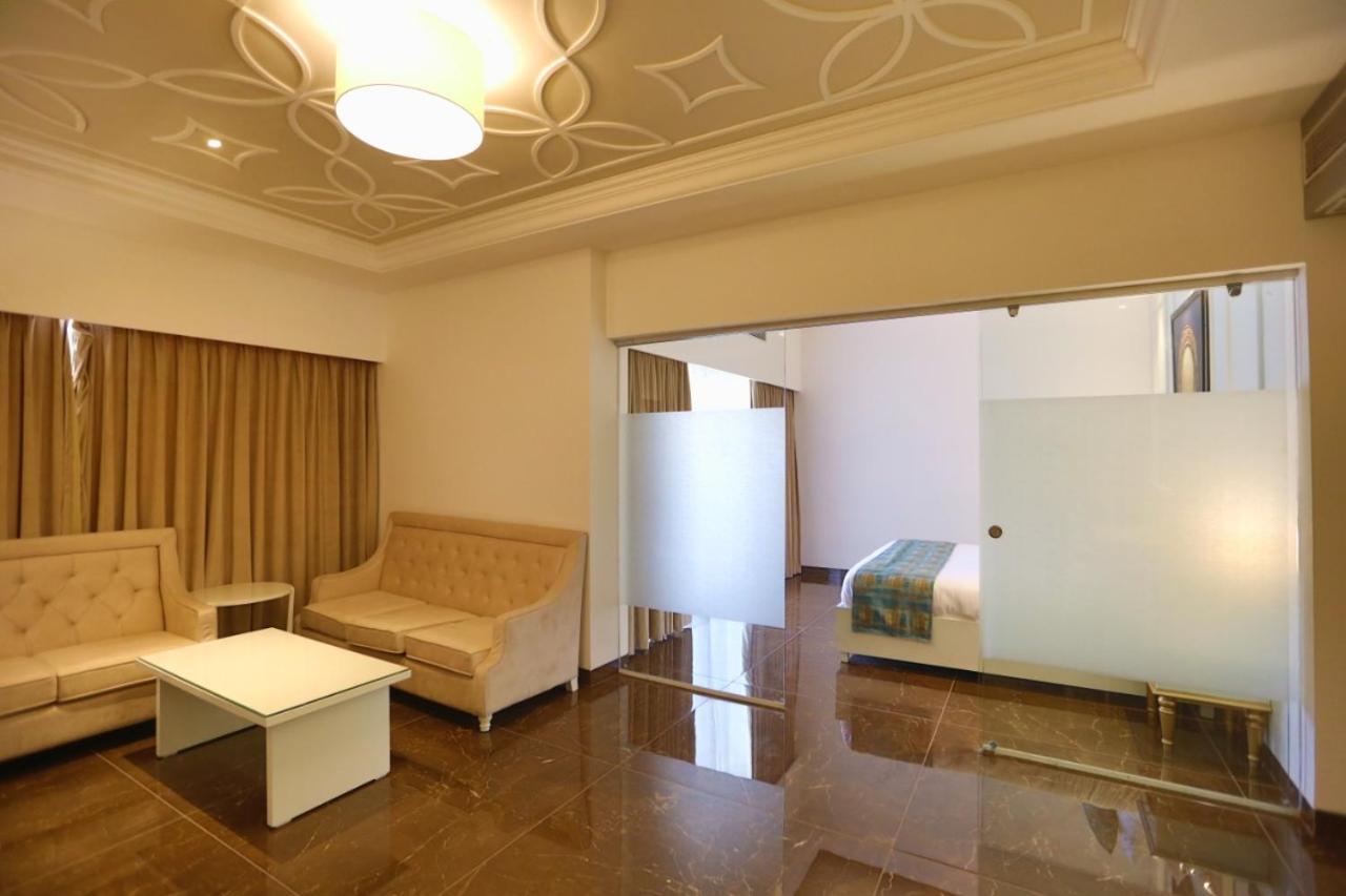 Hotel Enrise By Sayaji Rau 3*