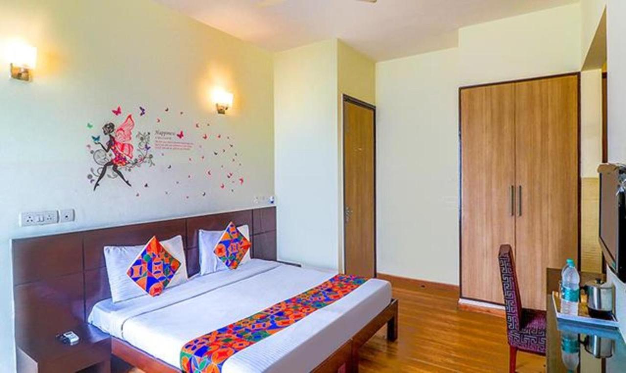 Fabhotel Santoor Geeta Bhawan Square Hotel