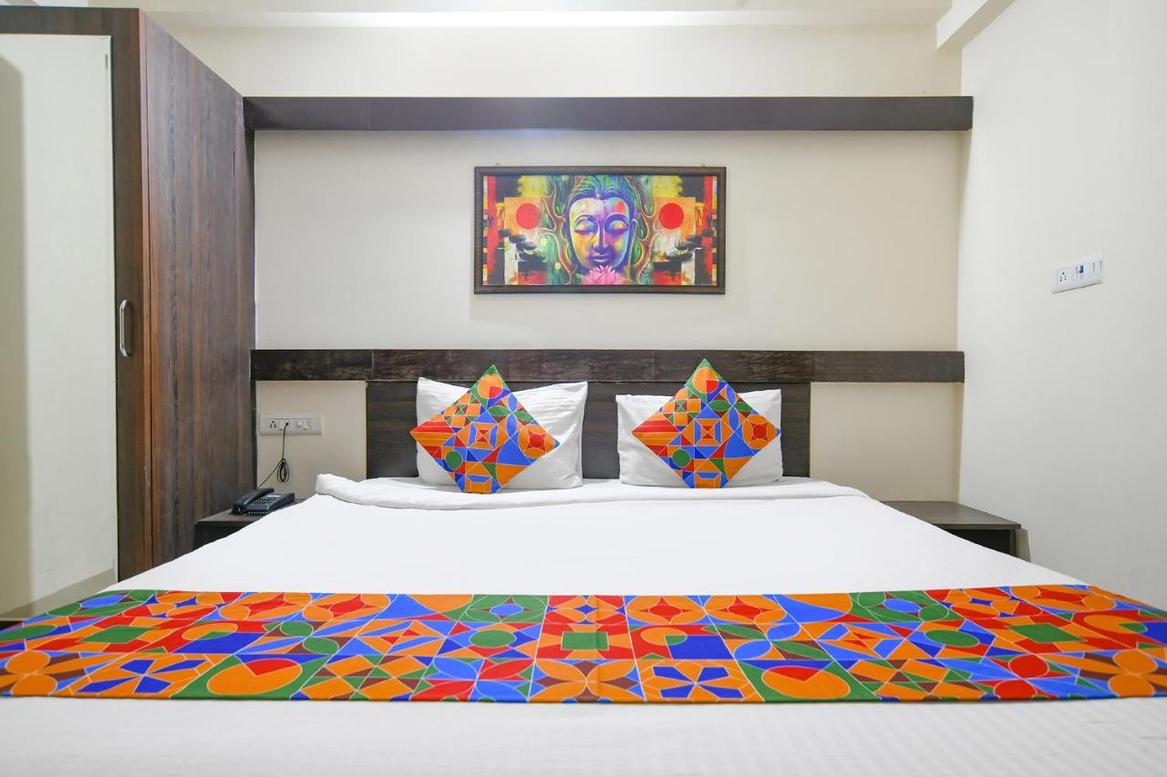 Hotel Fabexpress Golden 3*