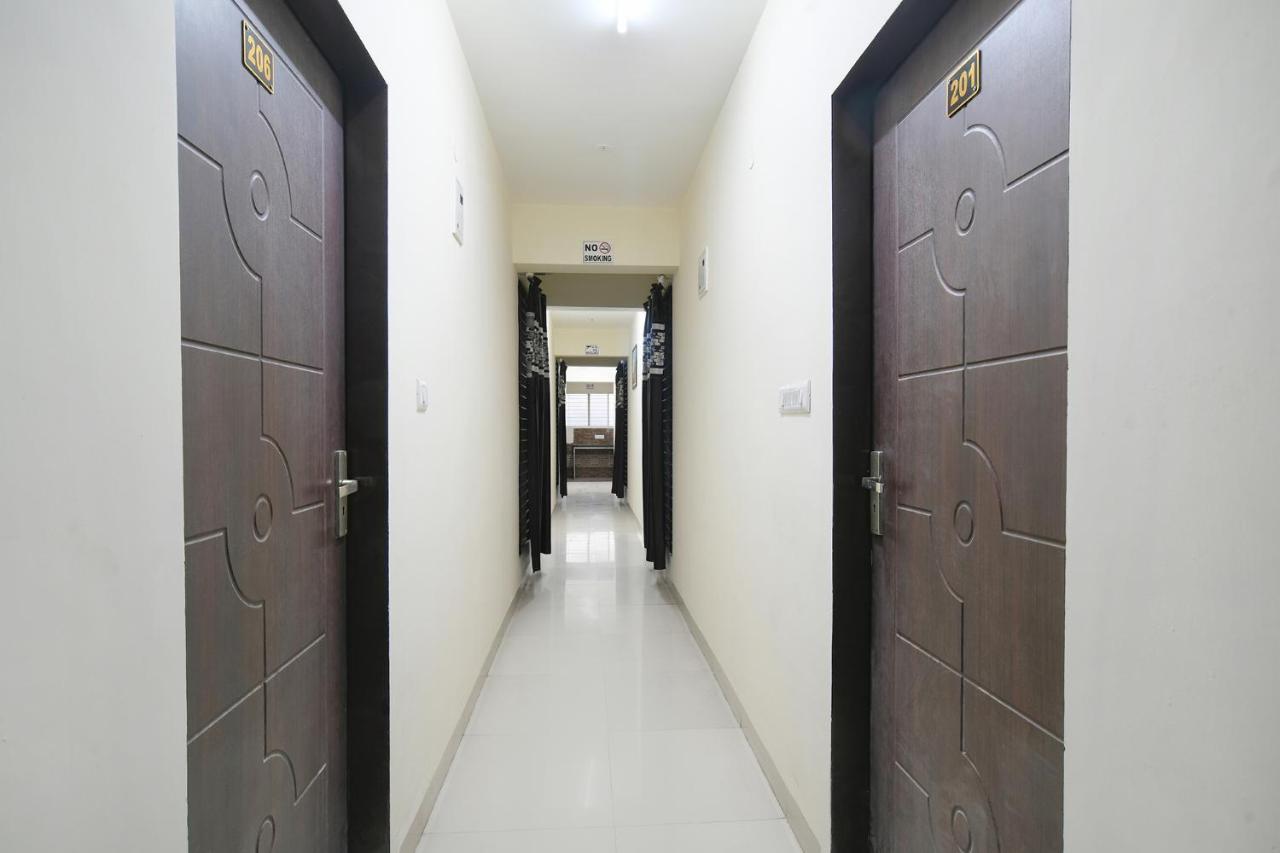 Fabexpress Golden Hotel