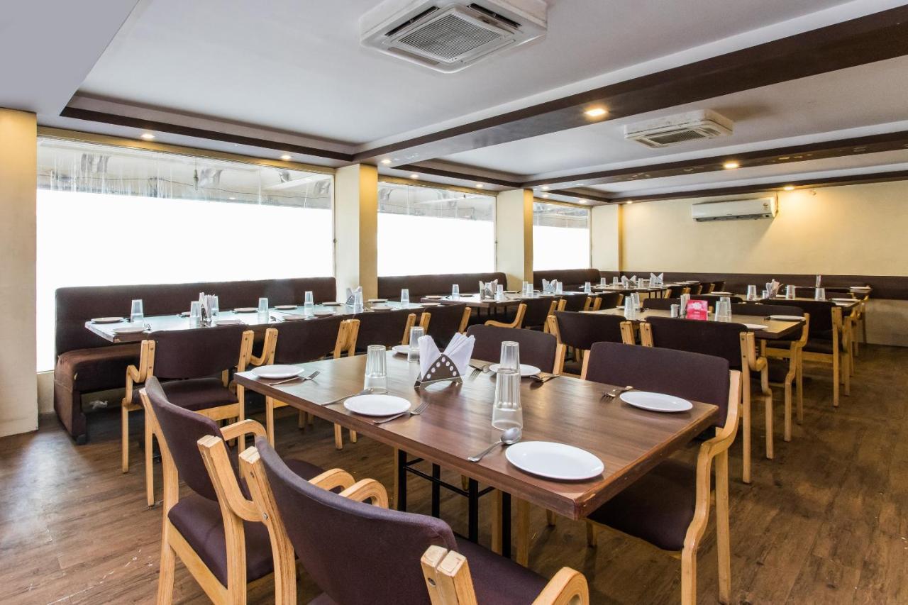 Oyo 2760 Chanakya 3* Indore