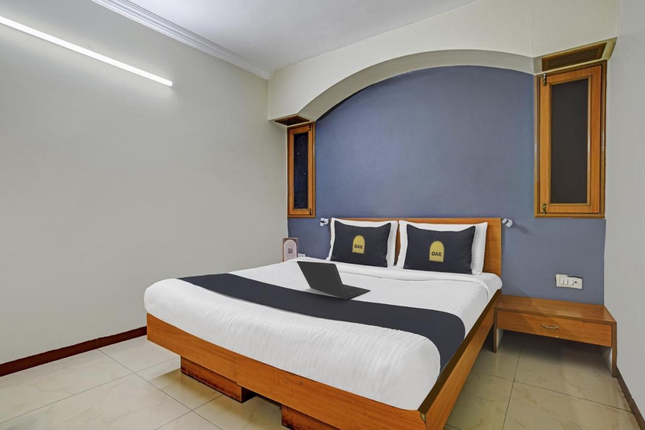 Townhouse Oak Utsav Residency Hotel