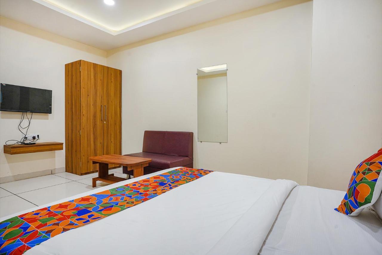 Fabhotel Sukh 3*