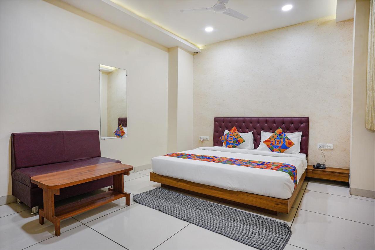 Fabhotel Sukh 3*