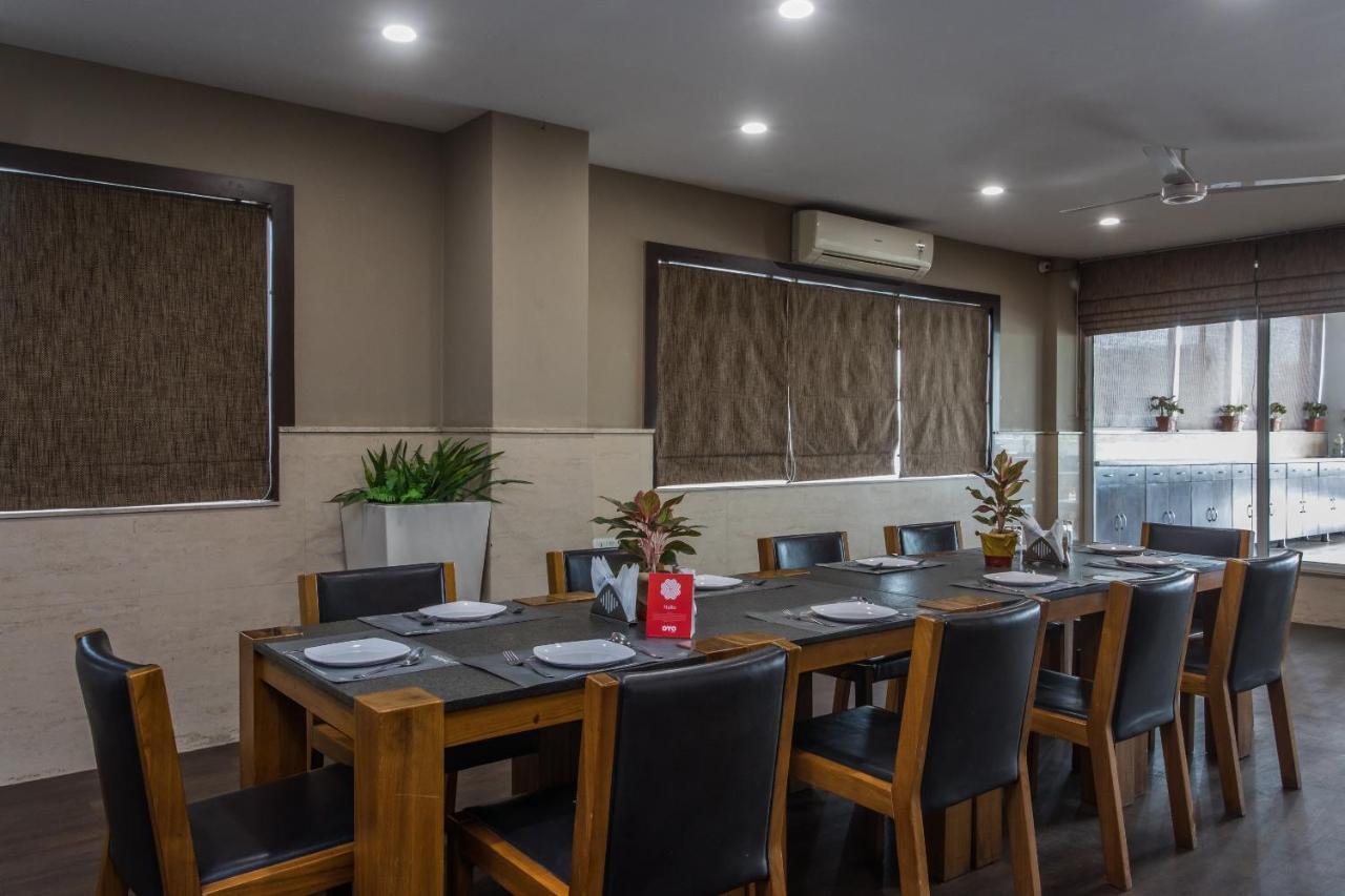 Capital O 14448 Sapphire Star Hotel Indore