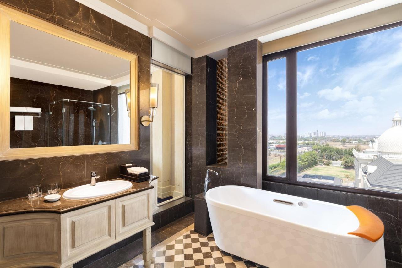 Sheraton Grand Palace Hotel