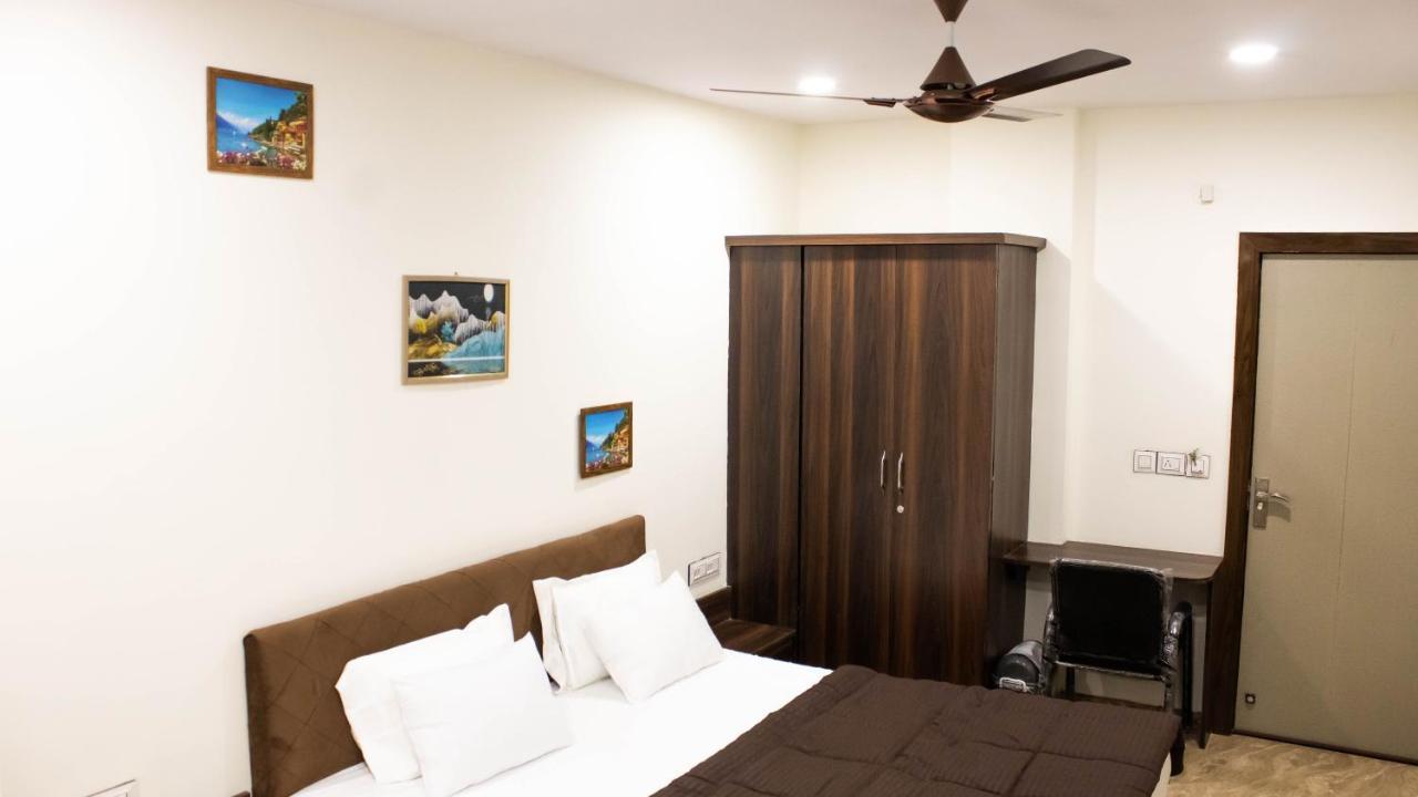 Kiwi Hotel
