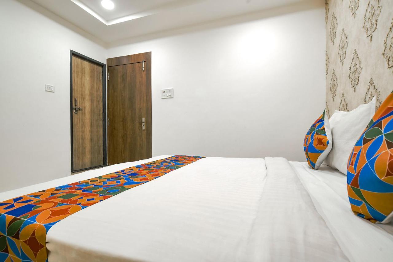 Fabhotel Eleven Hotel