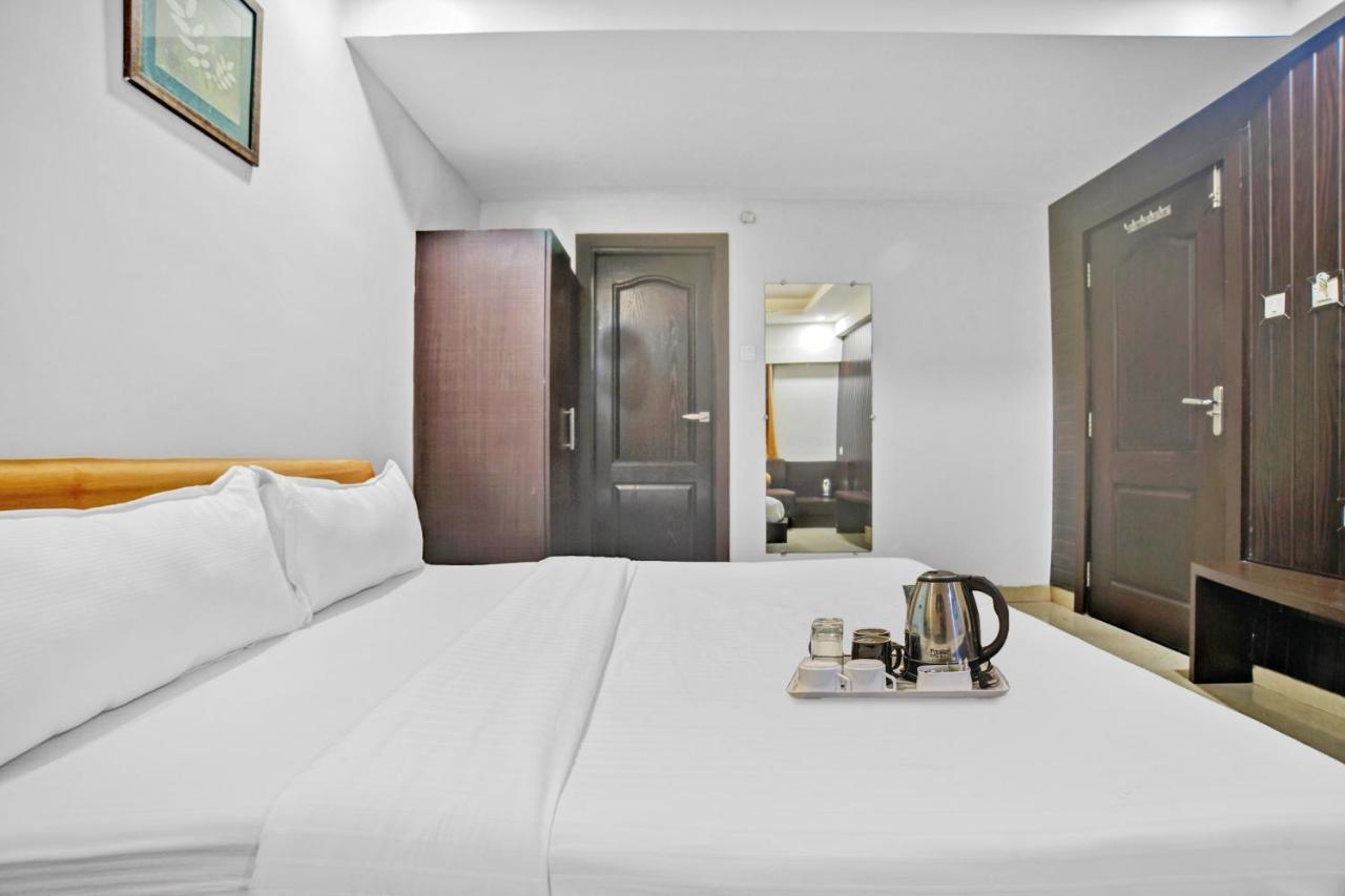Super Townhouse Divya Palace