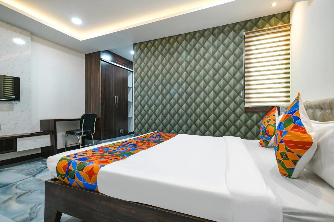 Fabhotel Well
