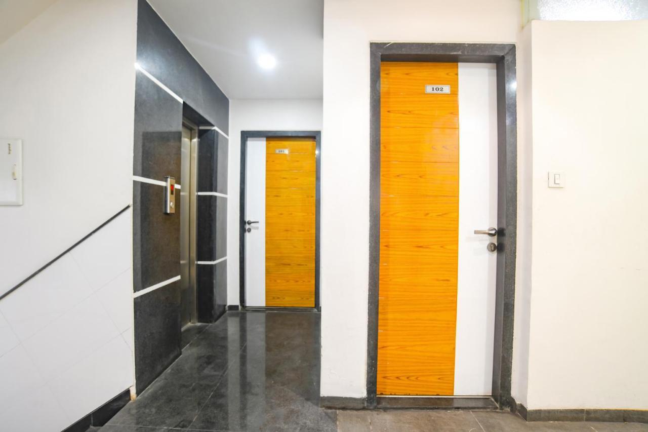 Hotel Fabhotel Regal Regency