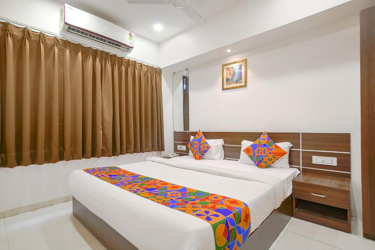 Hotel Fabhotel Regal Regency 3*