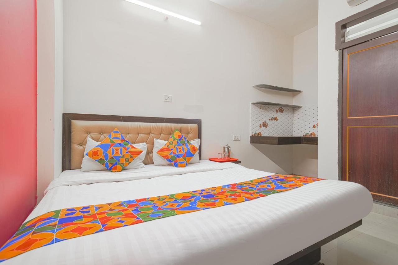 Fabexpress Royal Palace Hotel