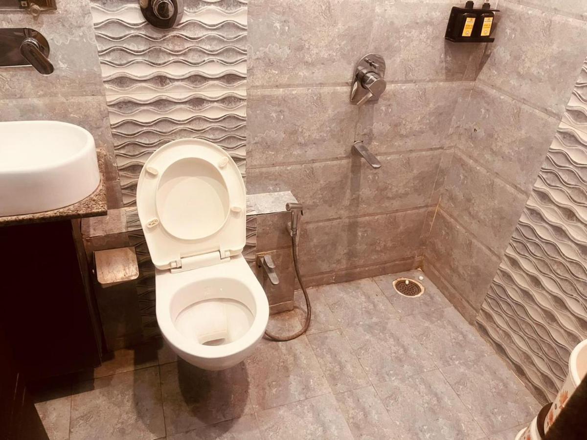 Stay10 Premium Service * Indore