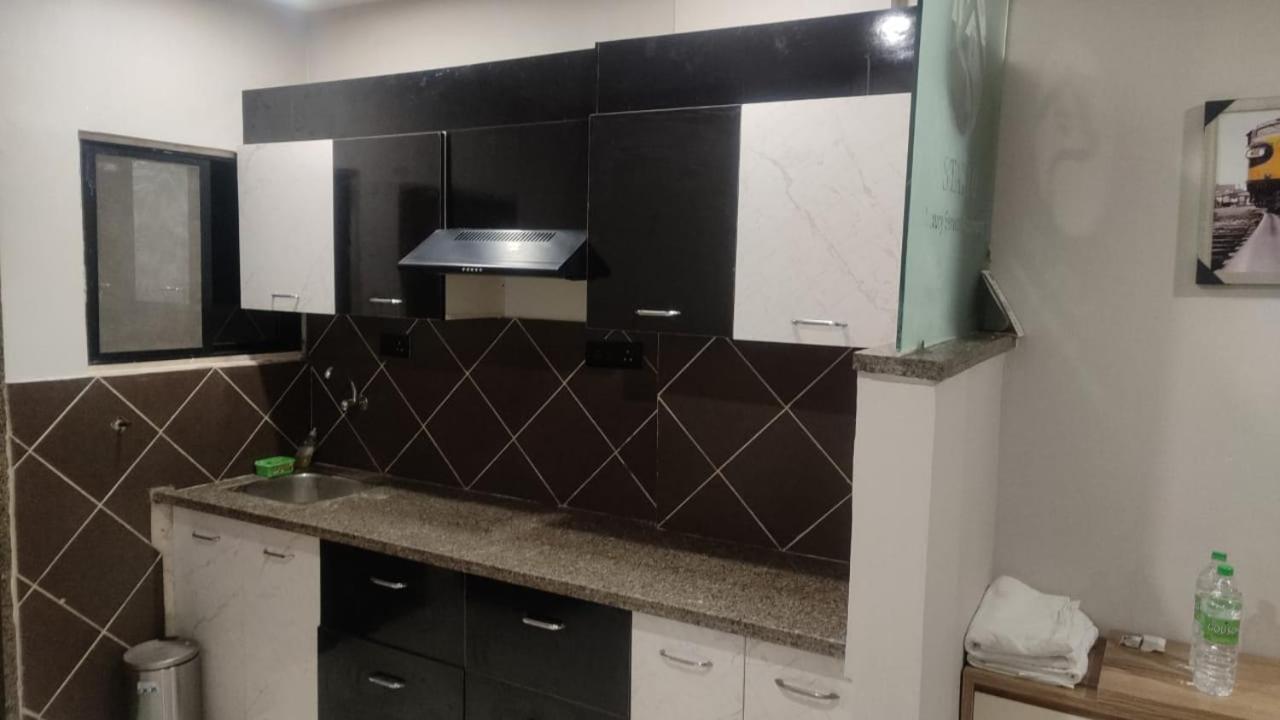 Stay10 Premium Service Apartment Indore