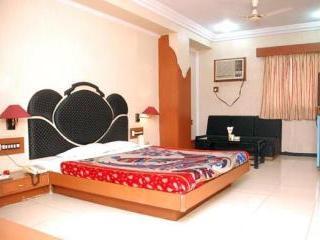 Hotel Treebo Omni Palace Indore