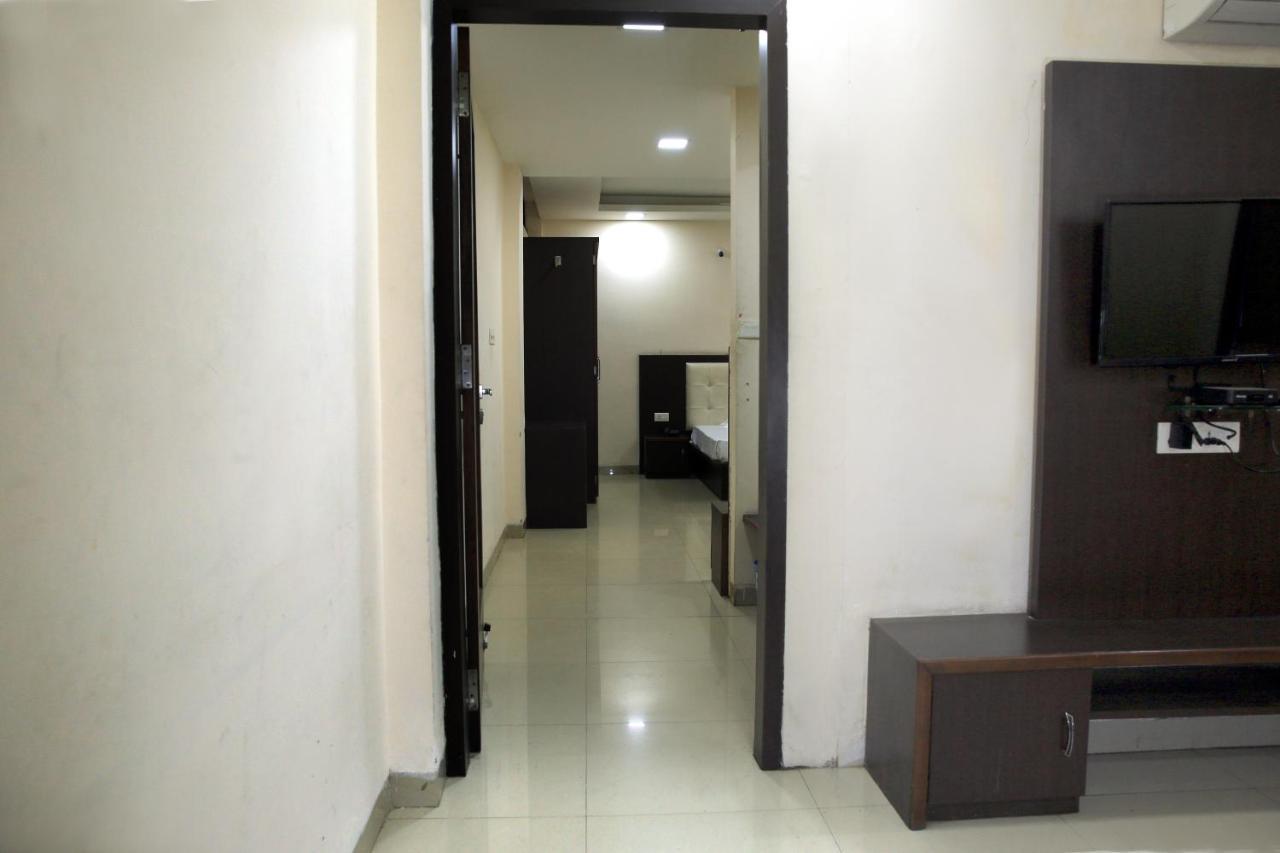 Shri Raam Krishna Baag Hotel Indore