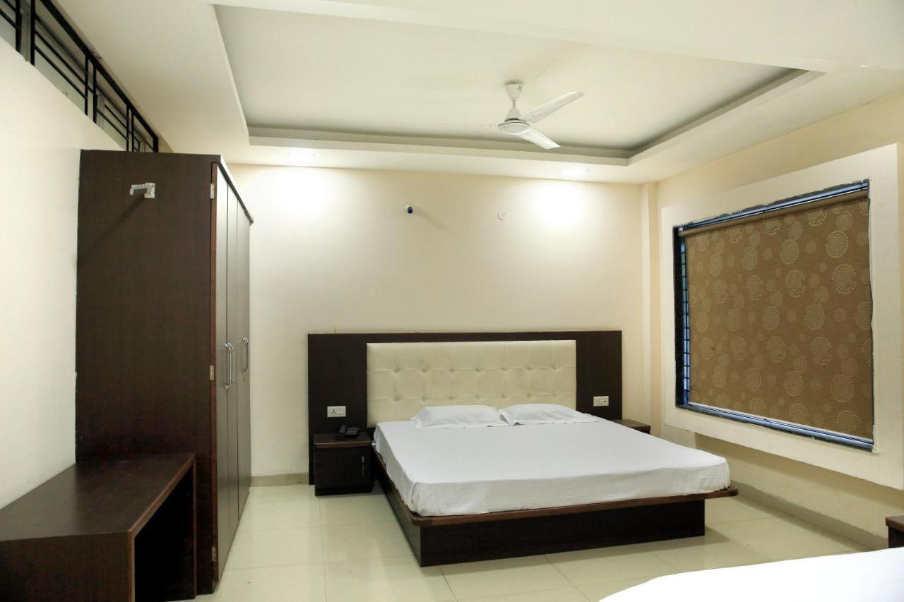 Shri Raam Krishna Baag 3* Indore