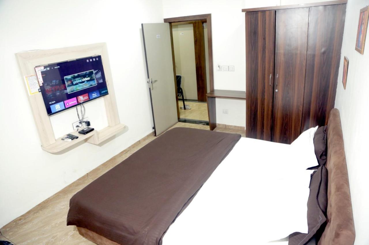 Kiwi Hotel
