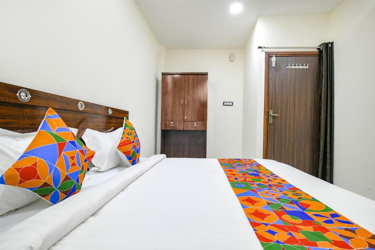 Hotel Fabhotel Dr Greens 3*