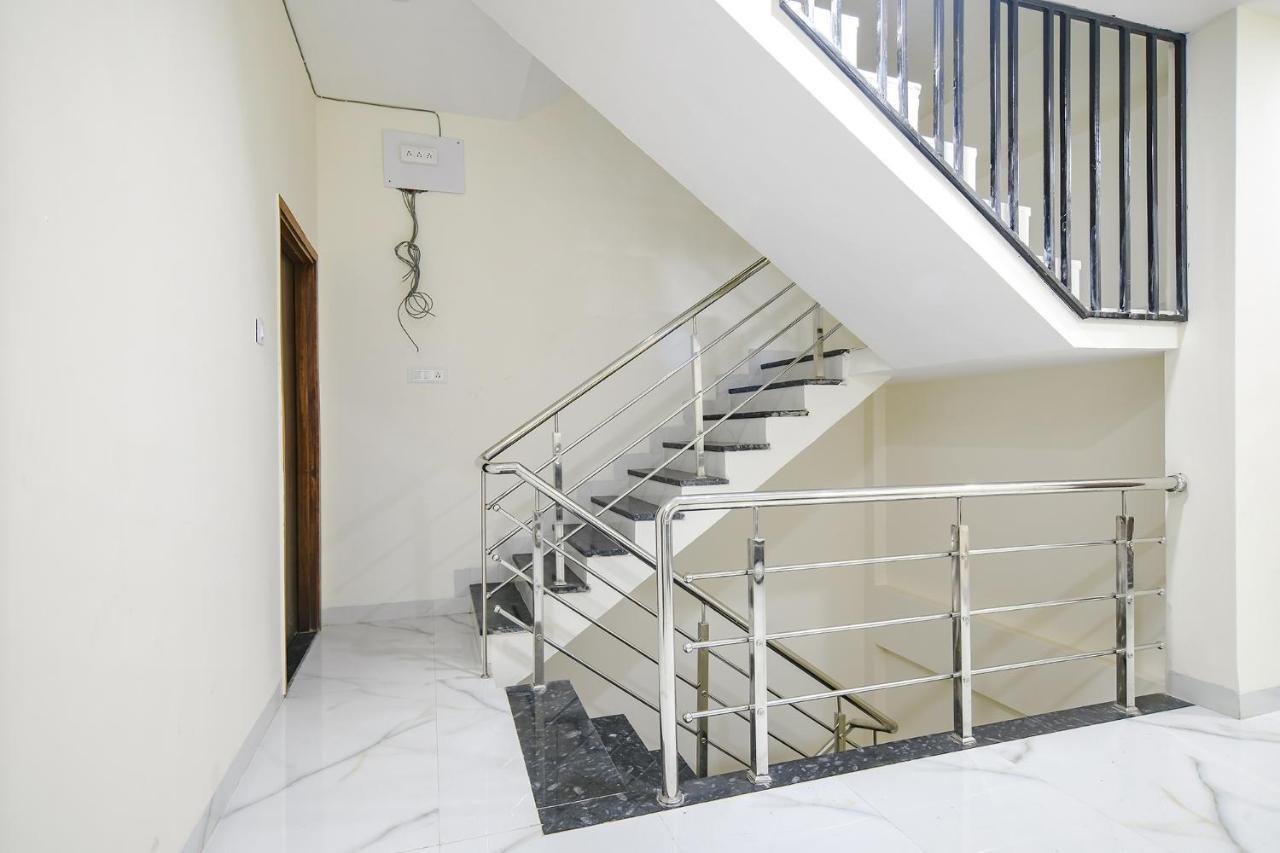 Hotel Fabhotel Dr Greens