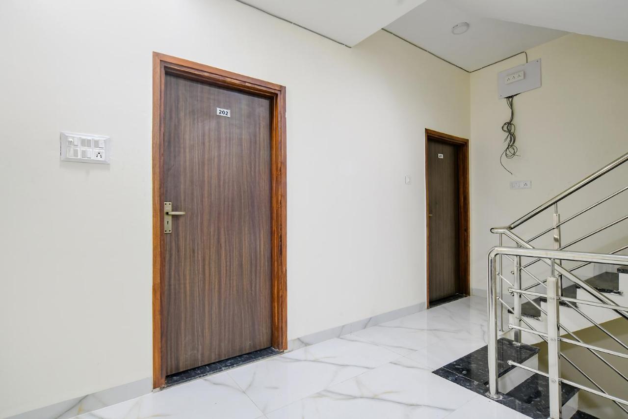 Hotel Fabhotel Dr Greens 3*