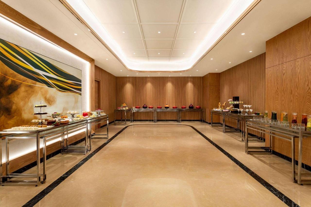 Ramada Encore By Wyndham Nipania Hotel Indore
