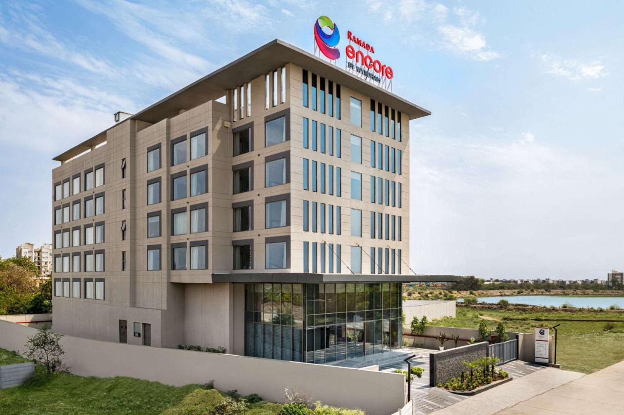 Hotel Ramada Encore By Wyndham Nipania *