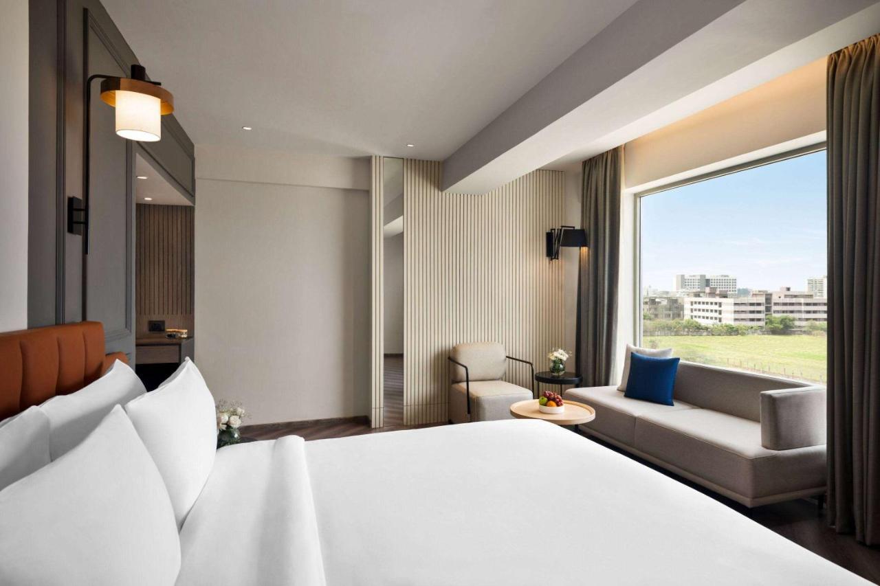 Ramada Encore By Wyndham Nipania Hotel Indore