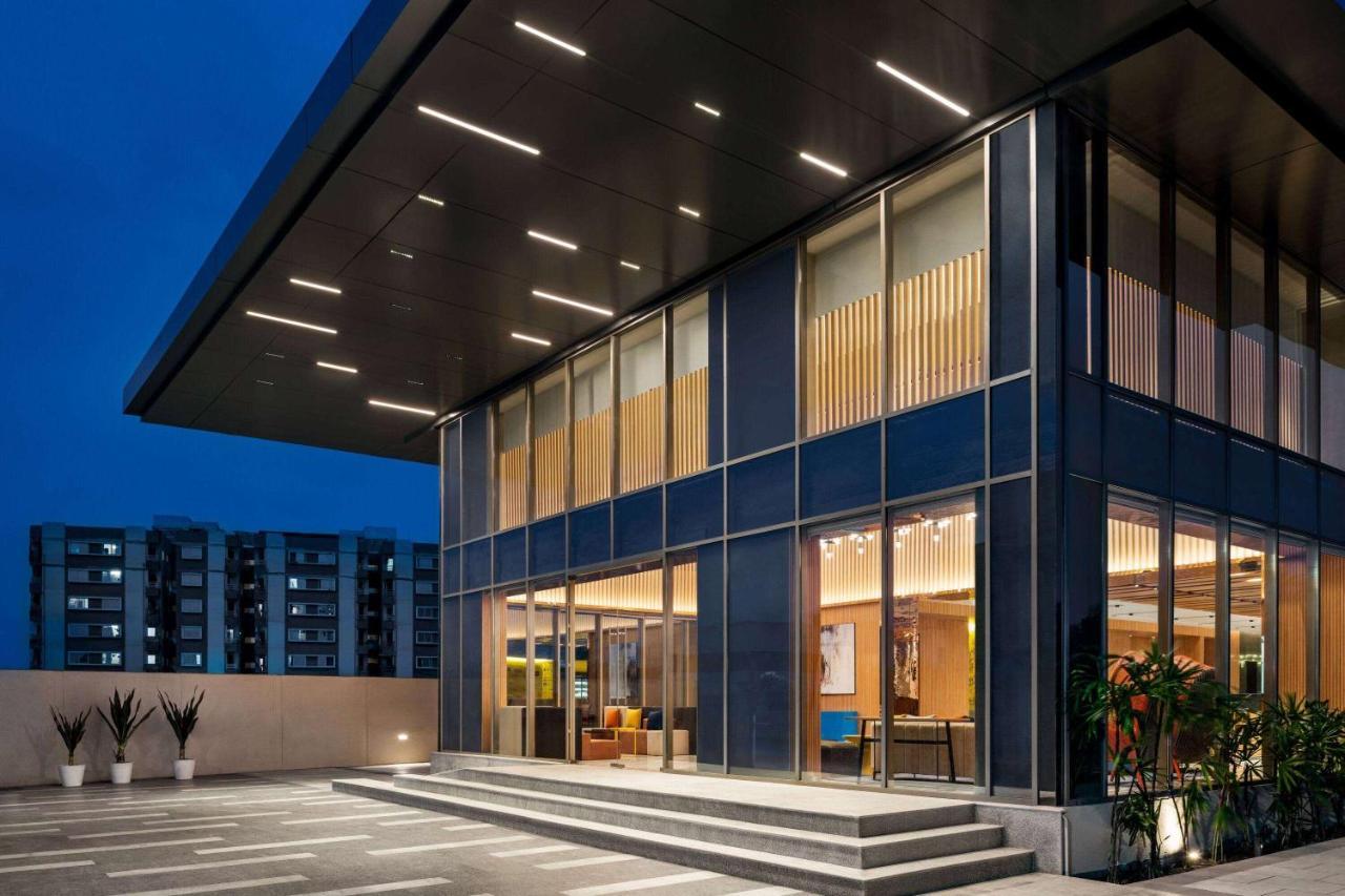 Hotel Ramada Encore By Wyndham Nipania Indore