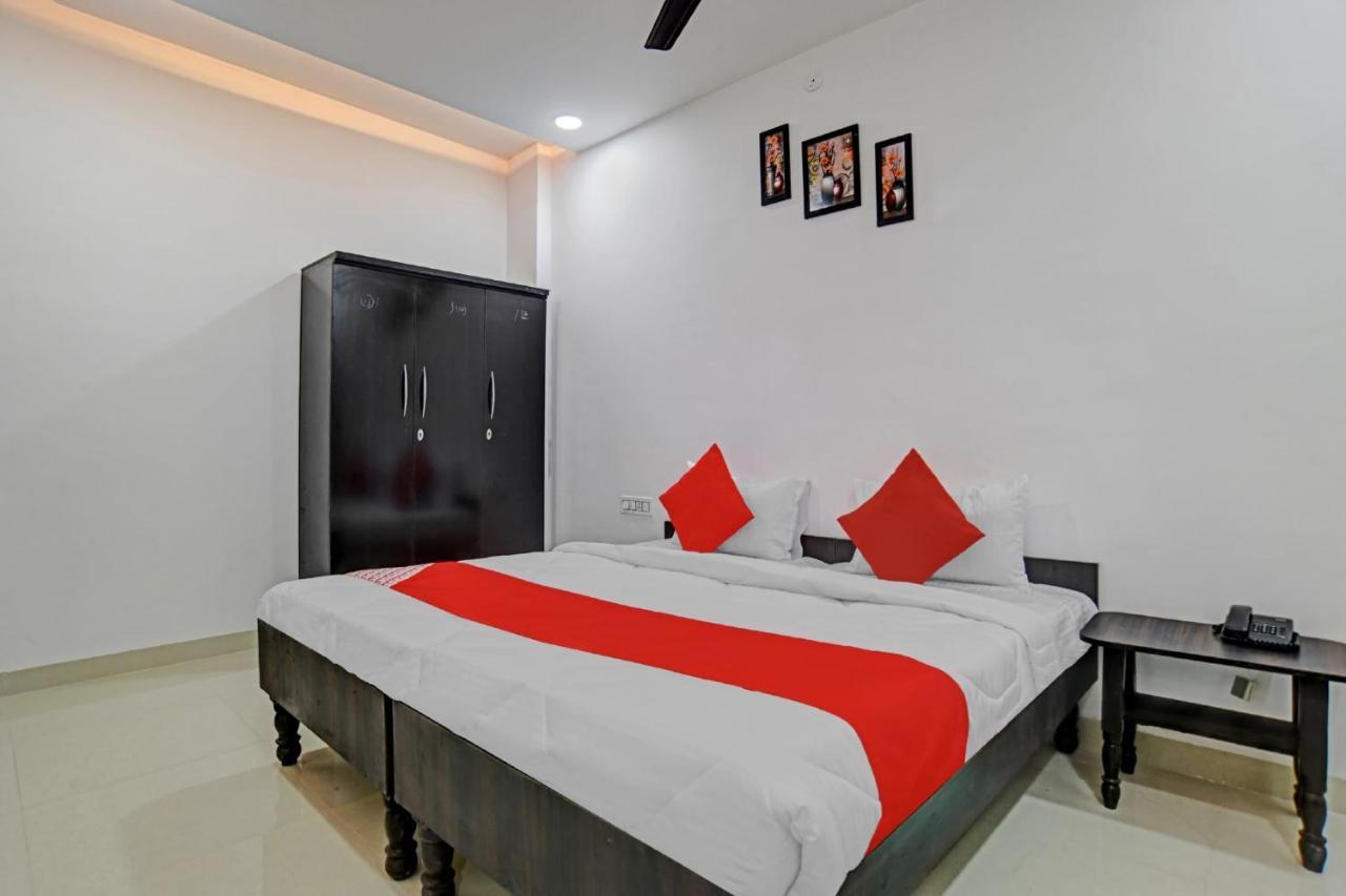Hotel Oyo Flagship Rudraksh 3*