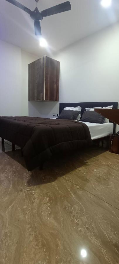 Kiwi Hotel