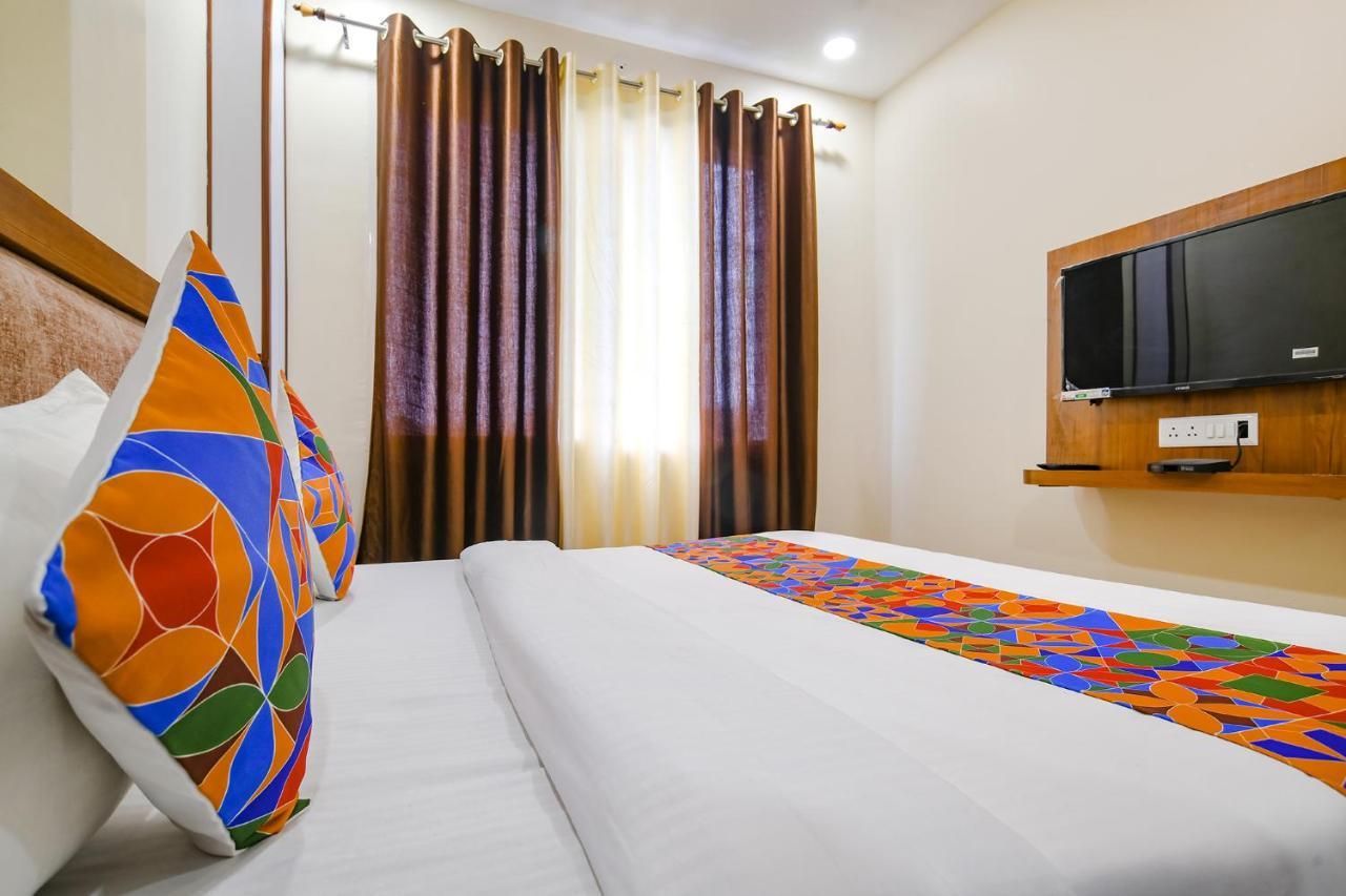 Hotel Fabhotel Atharv 3*