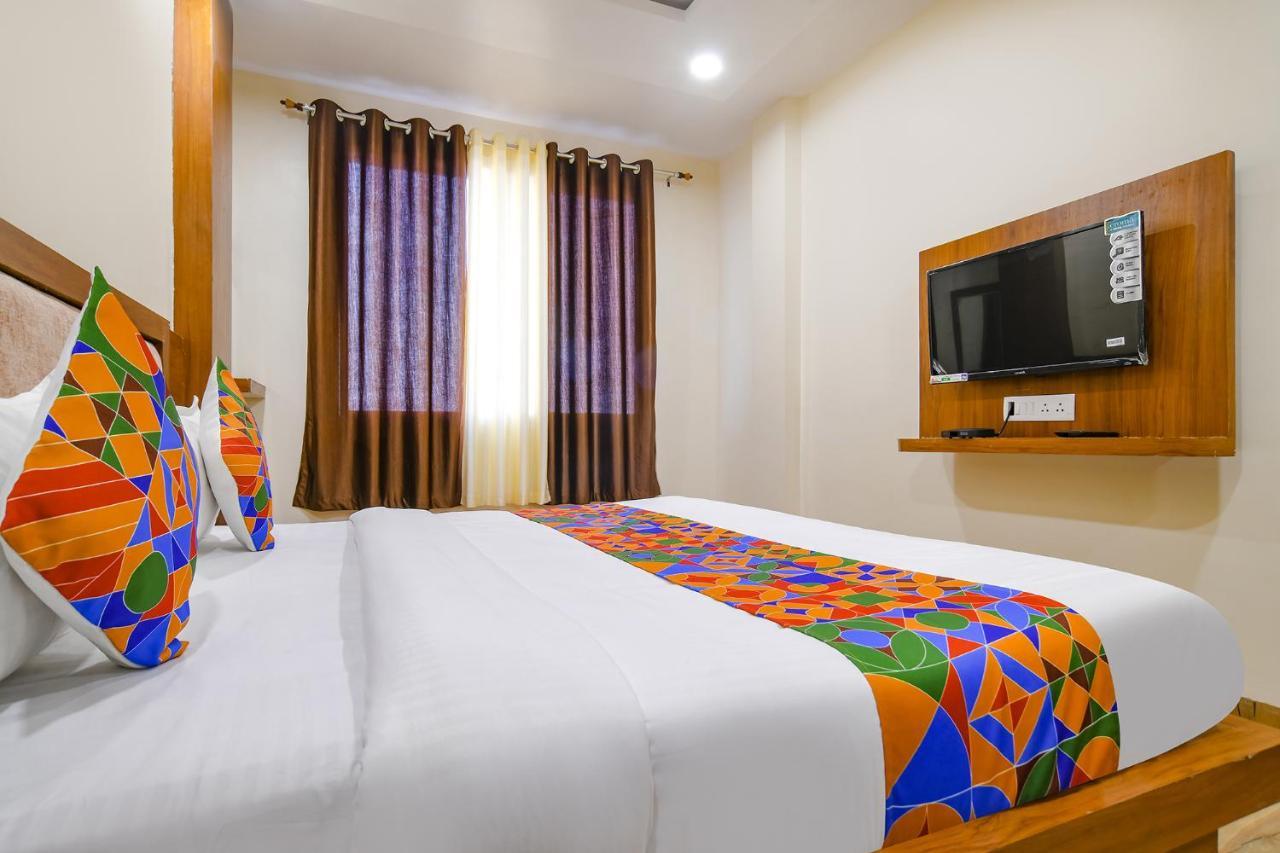Hotel Fabhotel Atharv