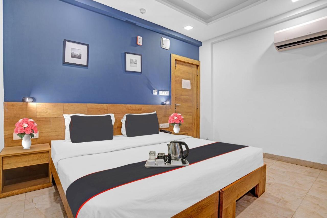 Collection O 88045 Rush Imperial Hotel 3*