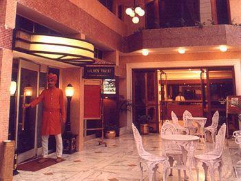 Crown Palace Hotel