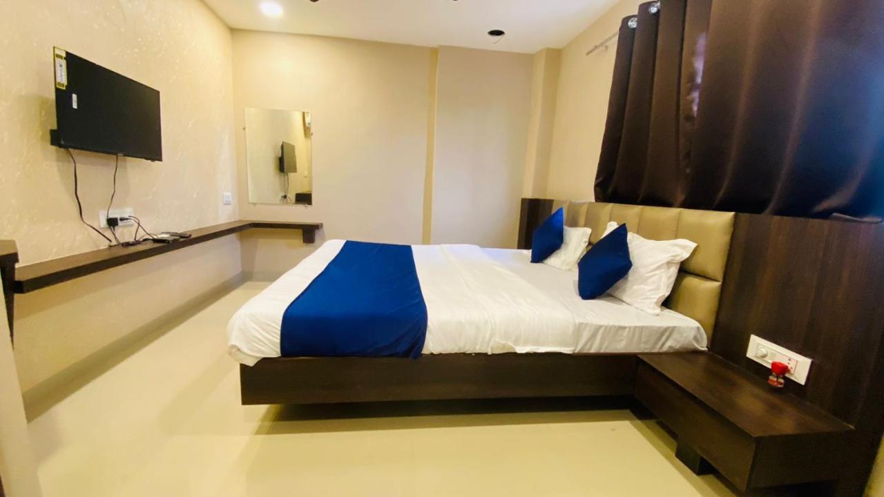 Grow Inn,indore Hotel