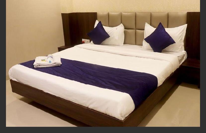 Grow Inn,indore 3*