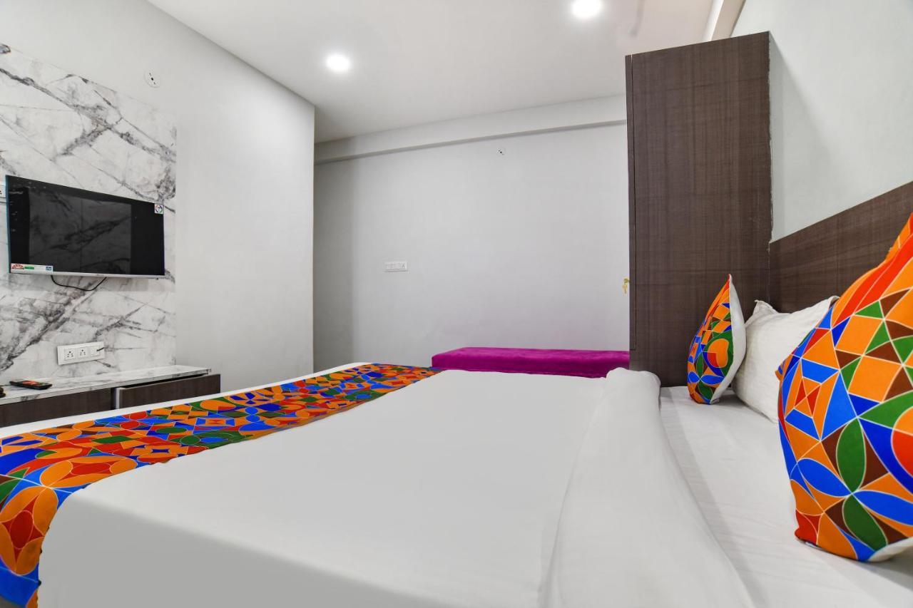 Hotel Fabhotel Dev's 3*