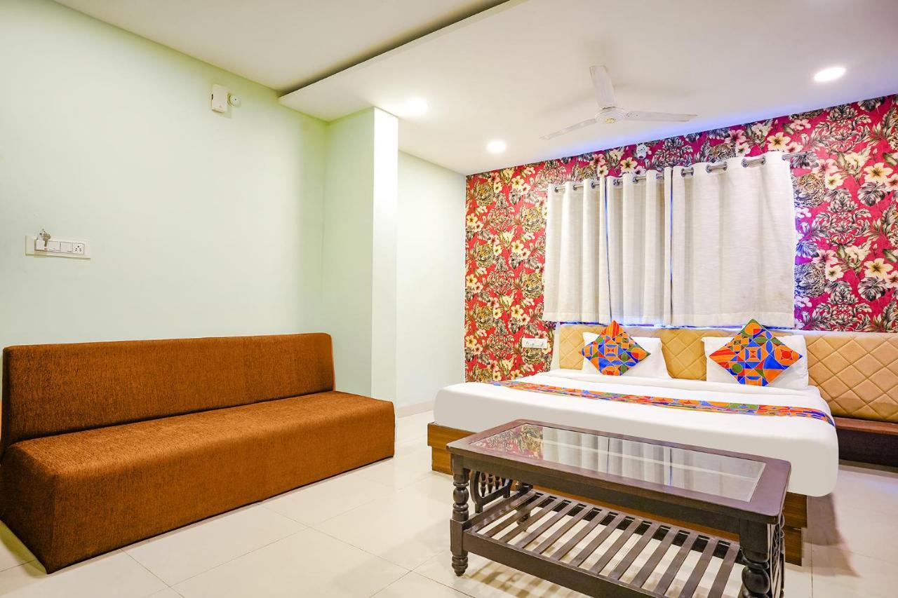Fabhotel Uday 3*