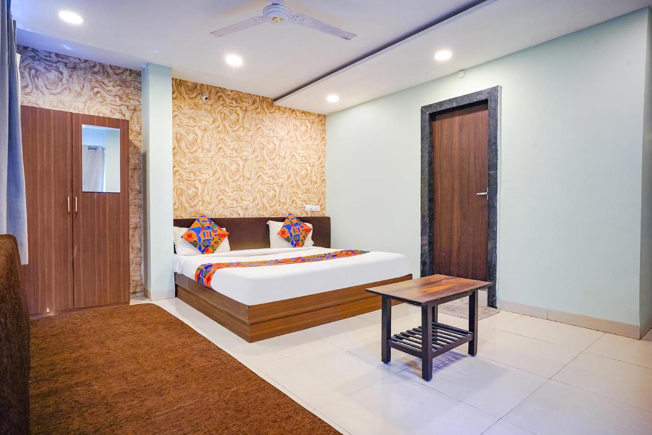 Hotel Fabhotel Uday 3*