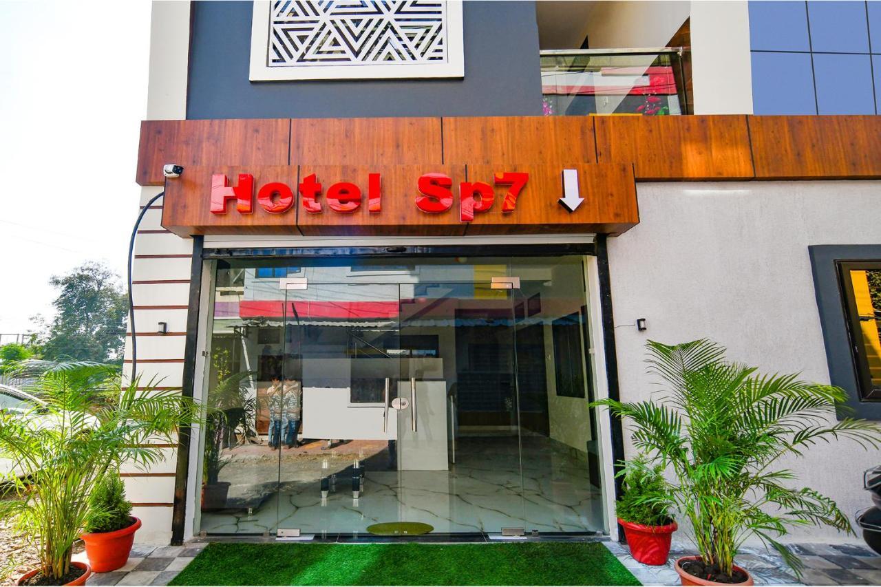 Hotel Fabexpress Sp7