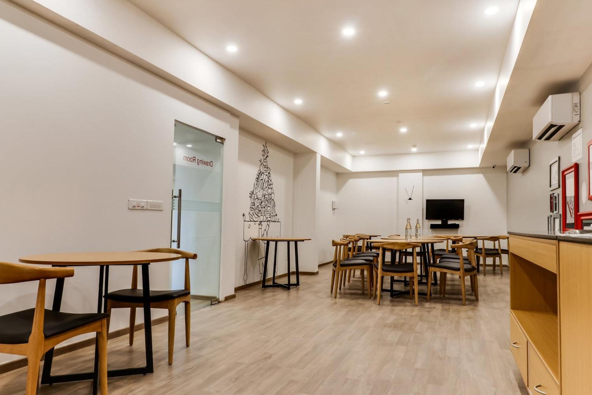 Super Townhouse Gandhi Hall